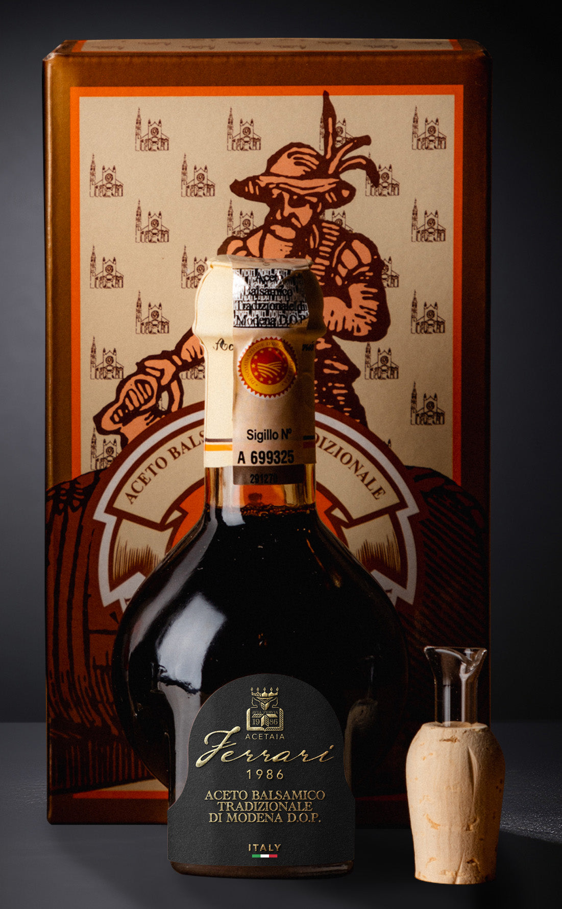 Aceto Balsamico Tradizionale di Modena D.O.P. Acetaia Ferrari 1986
Affinato prelevato da barili avviati da almeno 12 anni - GIUGIARO